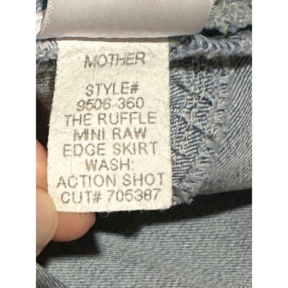 MOTHER‎ The Ruffle Mini Raw Edge Skirt in Action Shot Size 31 - Picture 11 of 11